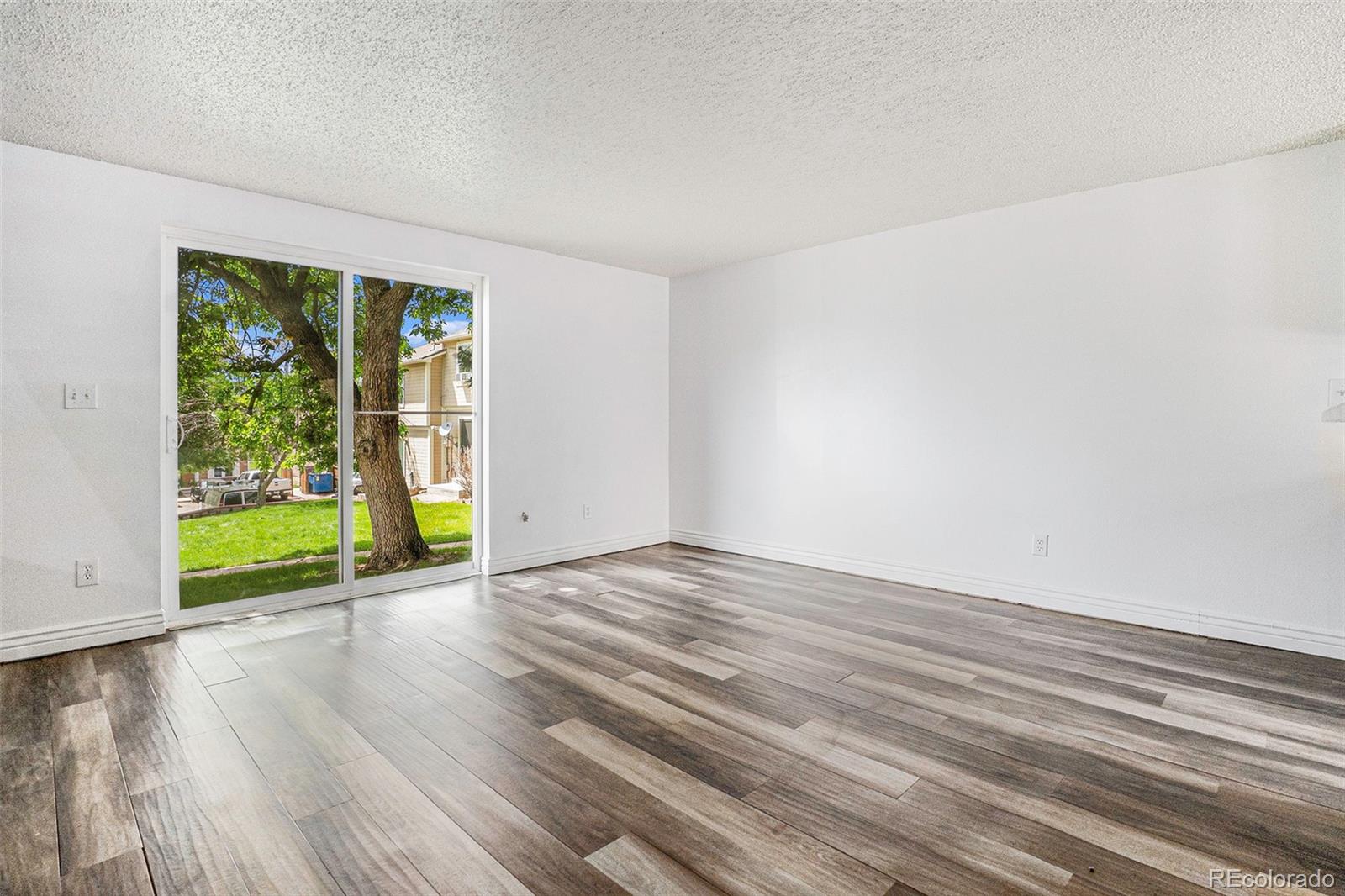 1534 South Ouray Circle, Unit B Aurora, CO 80017 - Photo 3 of 21