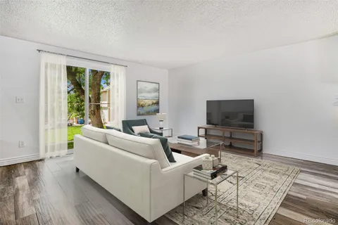 $260,000 | 1534 South Ouray Circle, Unit B, Aurora, CO 80017