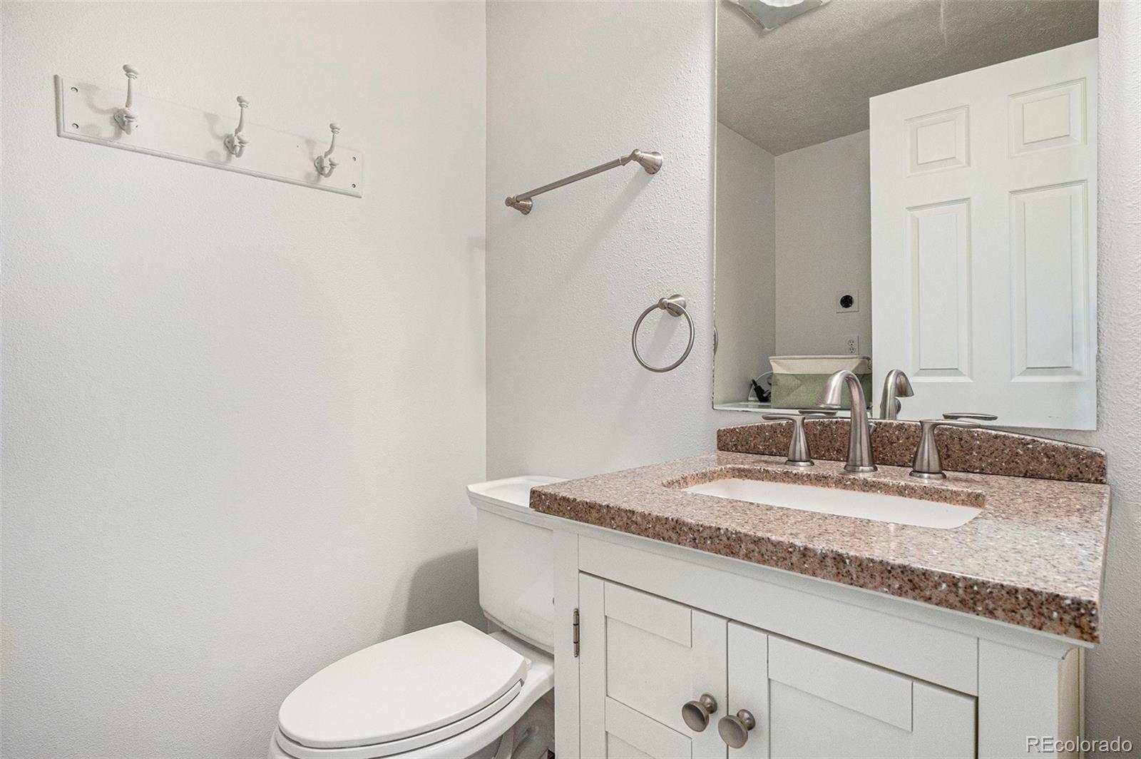 1534 South Ouray Circle, Unit B Aurora, CO 80017 - Photo 9 of 21