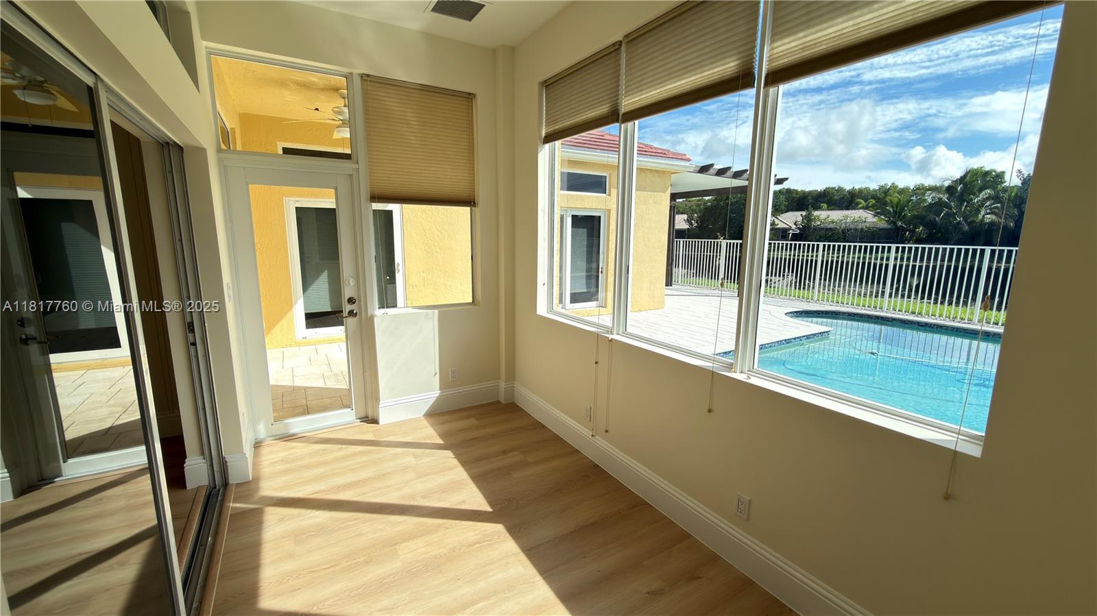 4221 Laurel Ridge Circle Weston, FL 33331 - Photo 20 of 57