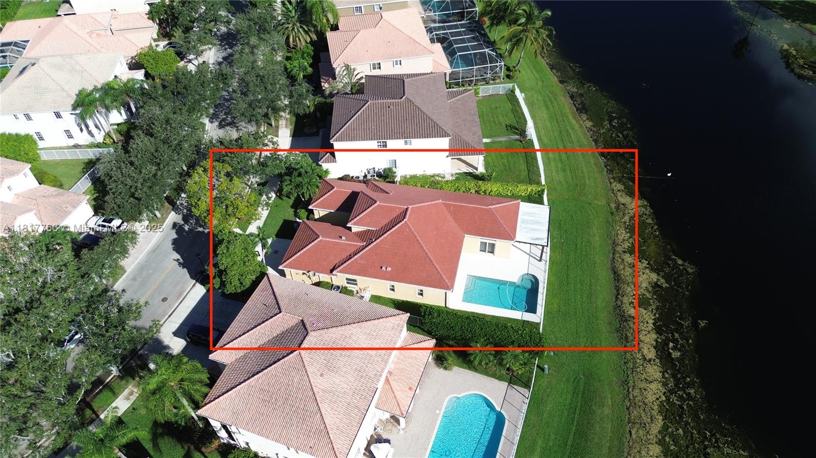 4221 Laurel Ridge Circle Weston, FL 33331 - Photo 3 of 57