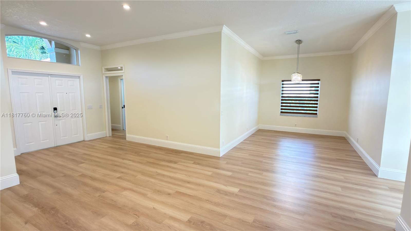 4221 Laurel Ridge Circle Weston, FL 33331 - Photo 8 of 57