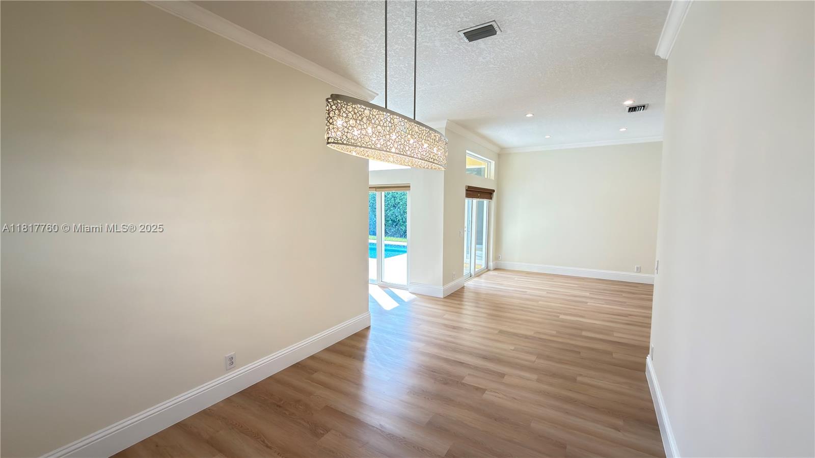 4221 Laurel Ridge Circle Weston, FL 33331 - Photo 10 of 57