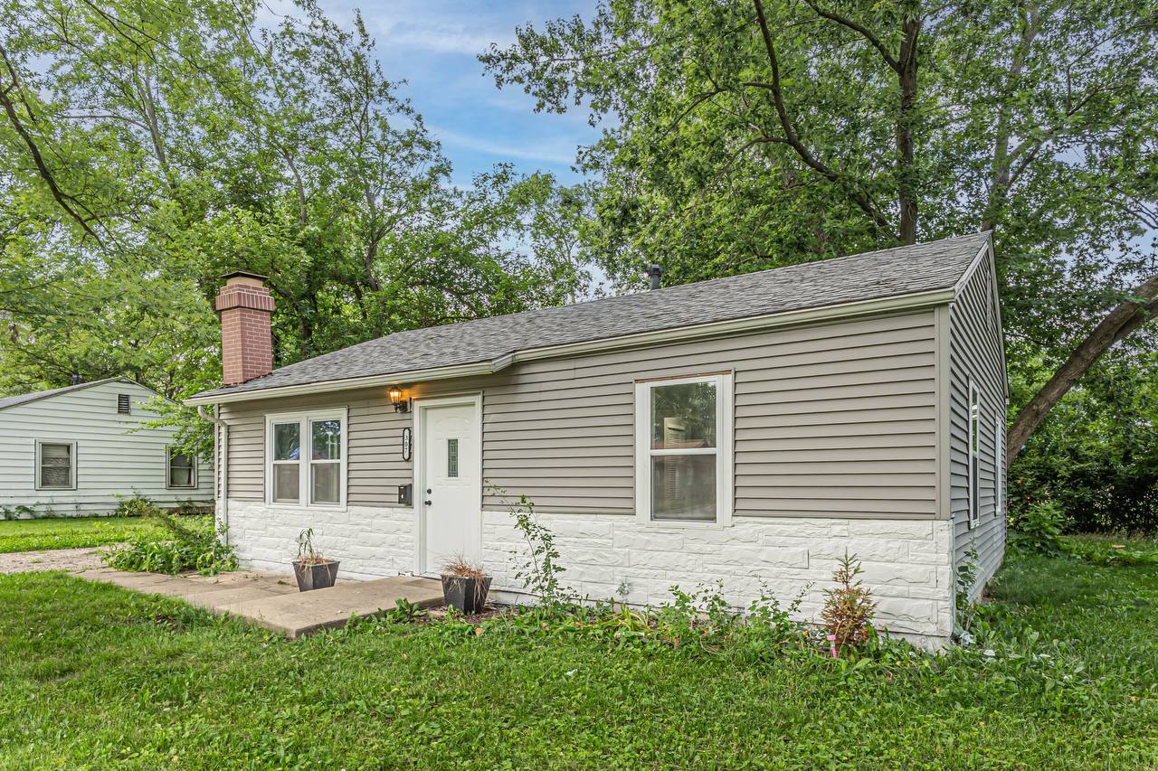 307 Louis Road Joliet, IL 60433 - Photo 3 of 20