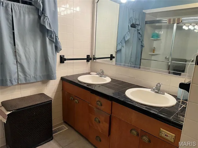 $258,000 | 35 Holiday Drive, Hannibal, MO 63401