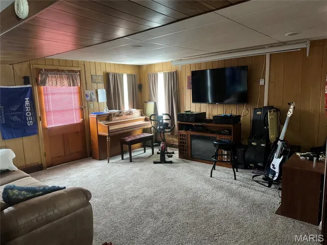 $265,000 | 35 Holiday Drive, Hannibal, MO 63401