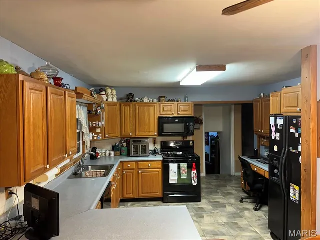 $258,000 | 35 Holiday Drive, Hannibal, MO 63401