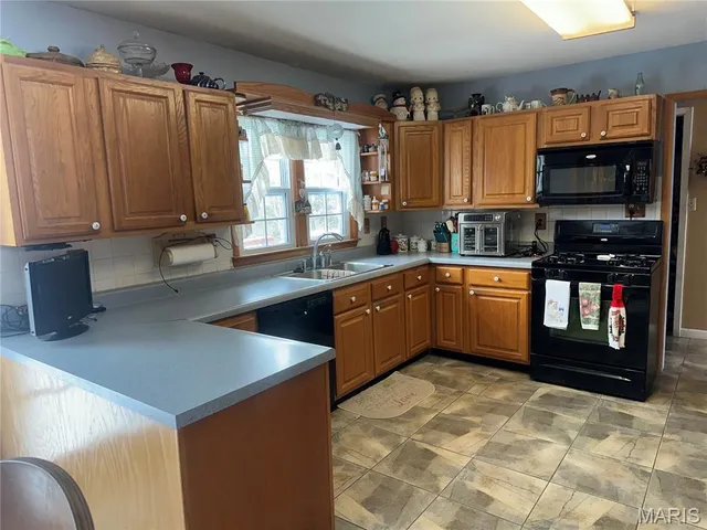 $258,000 | 35 Holiday Drive, Hannibal, MO 63401