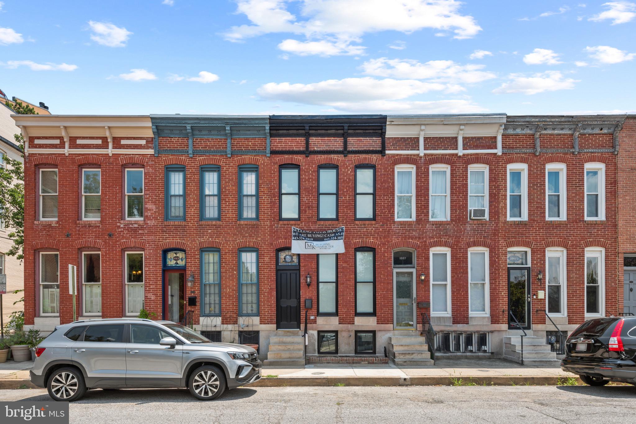 a car parked in front of a building