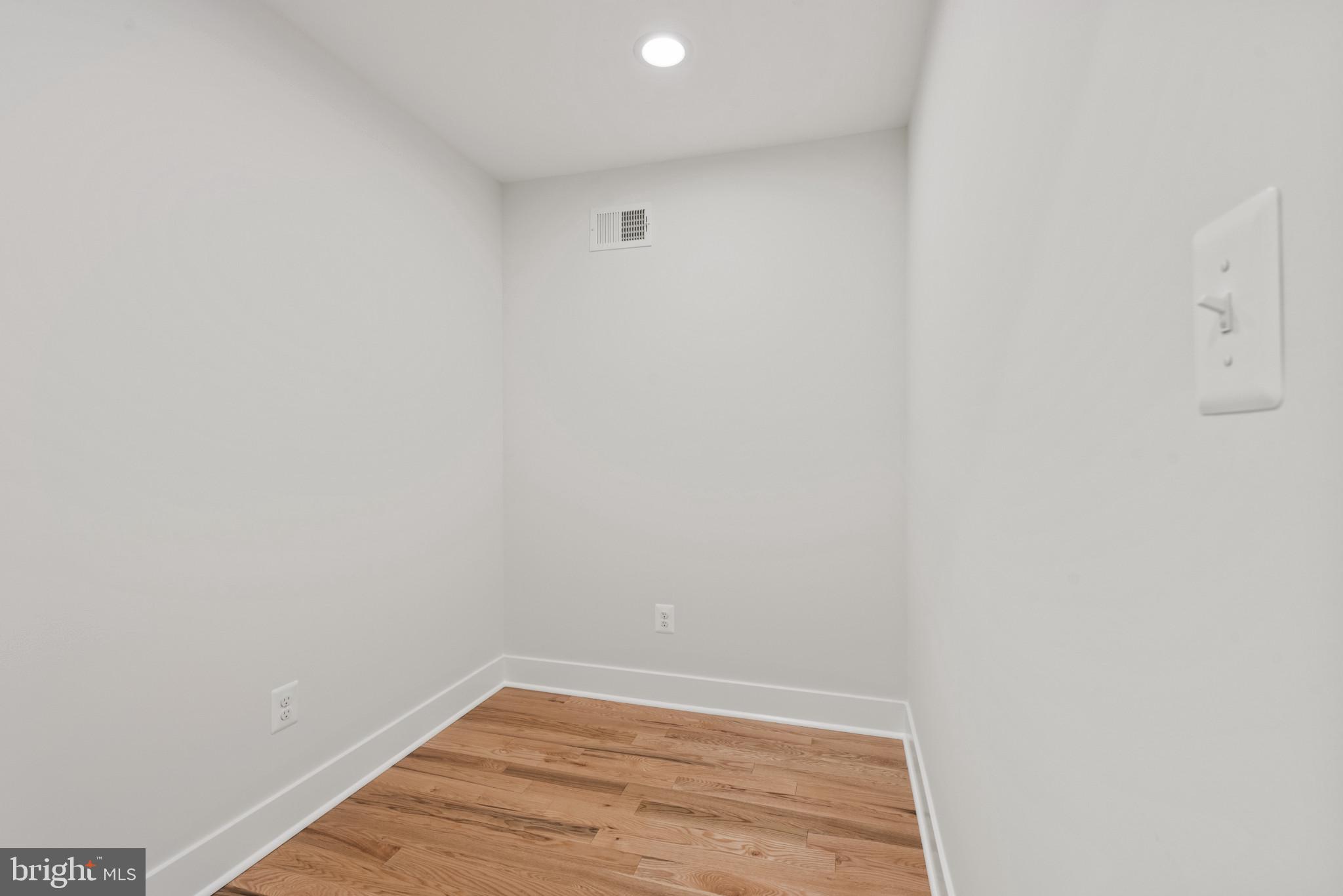 1005 Riverside Avenue Baltimore, MD 21230 - Photo 26 of 29 a view of an empty room