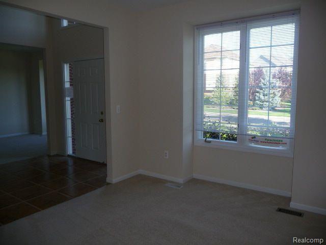 1193 Krista Court Rochester, MI 48307 - Photo 5 of 25 5