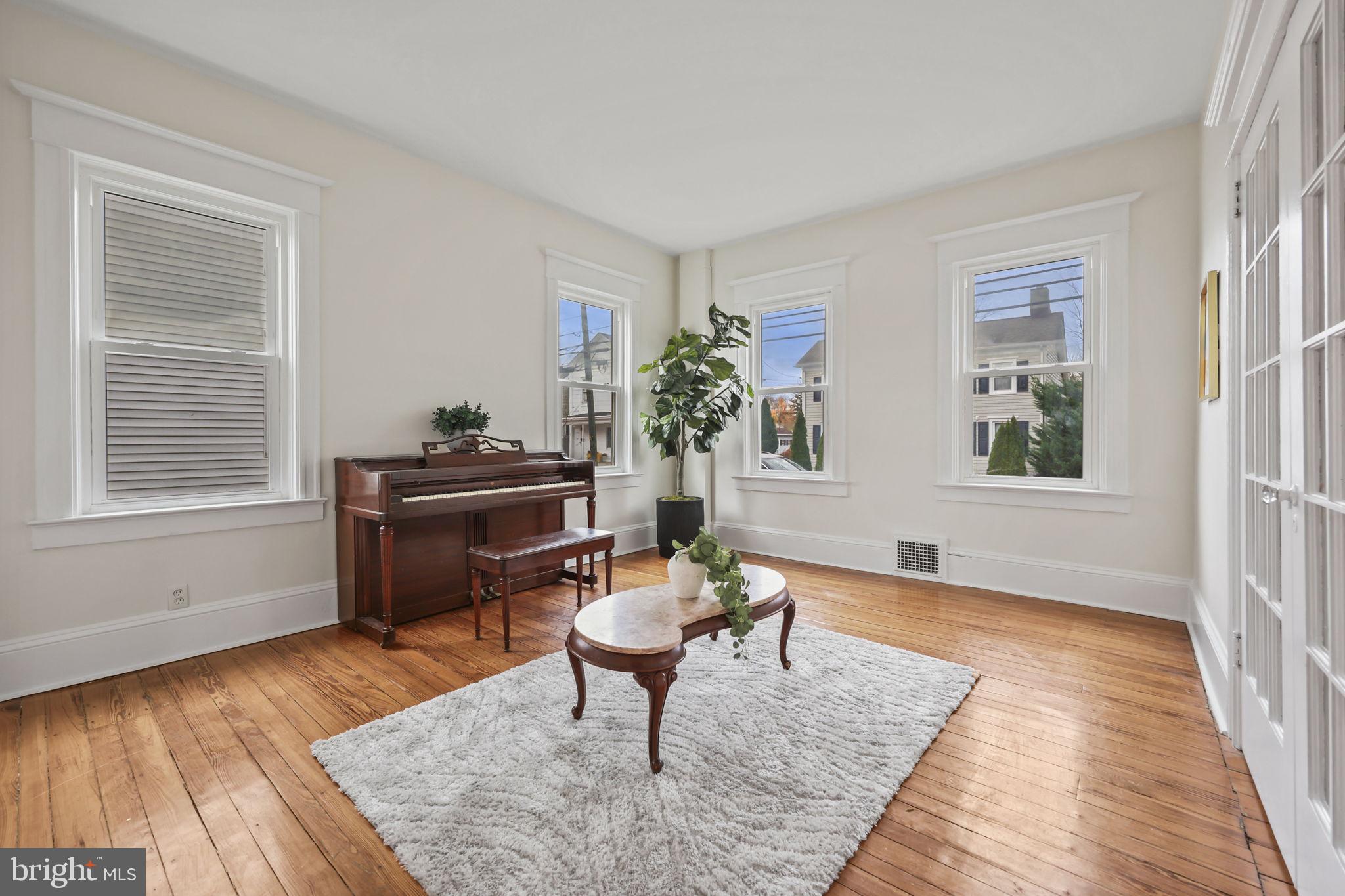 38 Mercer Street Hamilton, NJ 08690 - Photo 12 of 53 Living Room