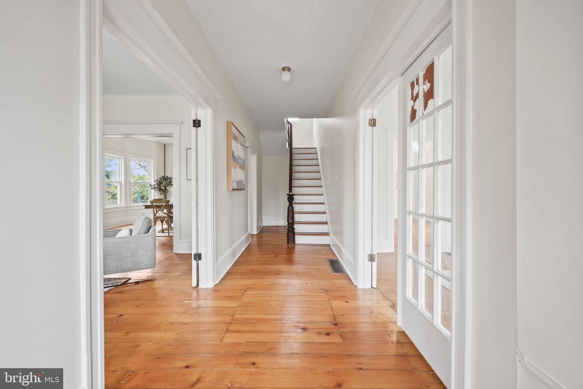 38 Mercer Street Hamilton, NJ 08690 - Photo 18 of 53 Foyer