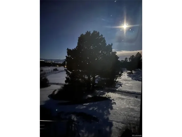 a picture of a bathroom