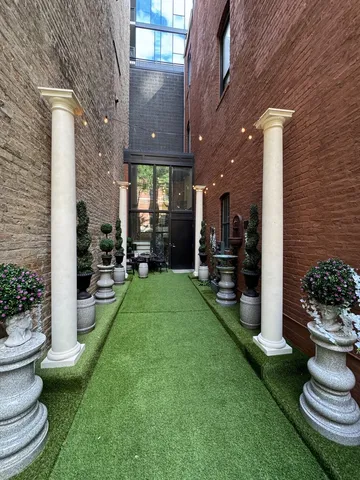 $4,999 | 77 West Chestnut Street, Unit 3B, Chicago, IL 60610