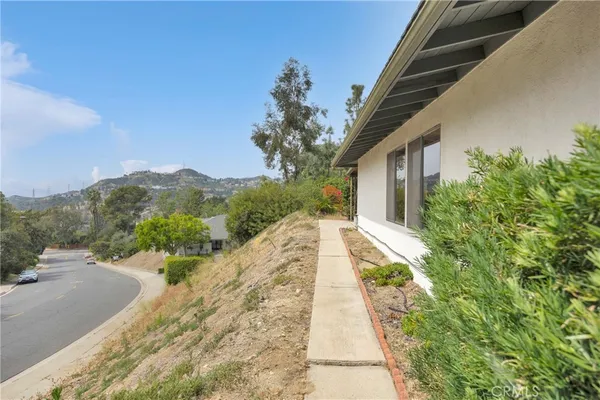 $1,500,000 | 3737 San Augustine Drive, Glendale, CA 91206