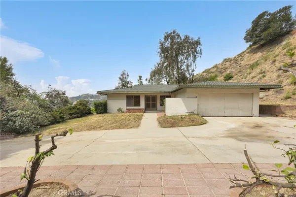 $1,500,000 | 3737 San Augustine Drive, Glendale, CA 91206