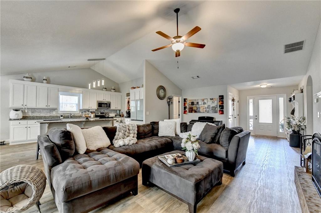 204 Lynn Road Bethlehem, GA 30620 - Photo 6 of 45