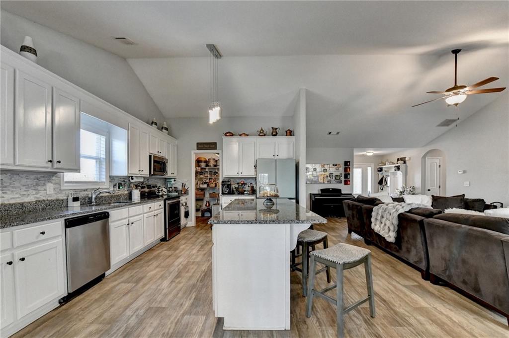 204 Lynn Road Bethlehem, GA 30620 - Photo 9 of 45