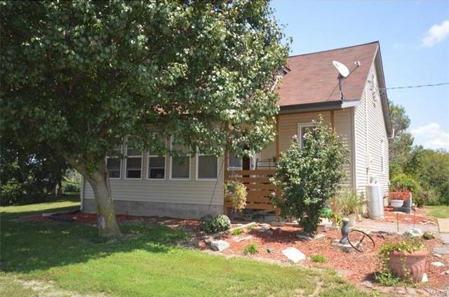6055 Ivy Lane Waterloo, IL 62298 - Photo 1 of 1 Gallery Image 1
