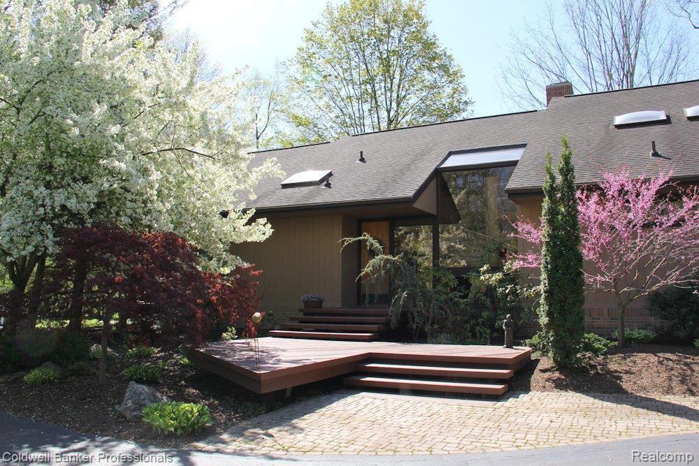 32000 Evergreen Road Franklin, MI 48025 - Photo 8 of 24 IMG_1030.jpg
