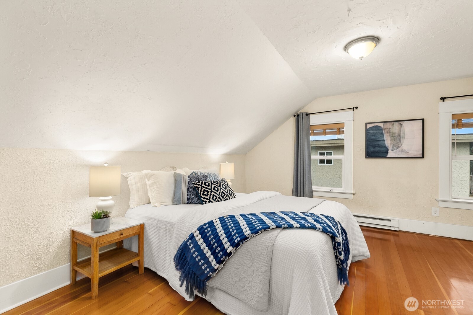 4207 Southwest Manning Street Seattle, WA 98116 - Photo 14 of 28