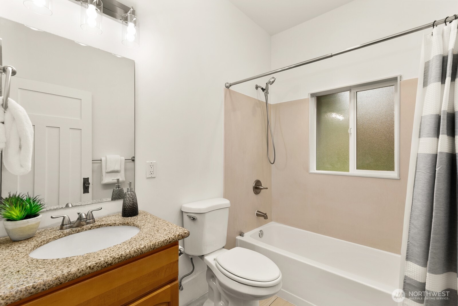 4207 Southwest Manning Street Seattle, WA 98116 - Photo 20 of 28
