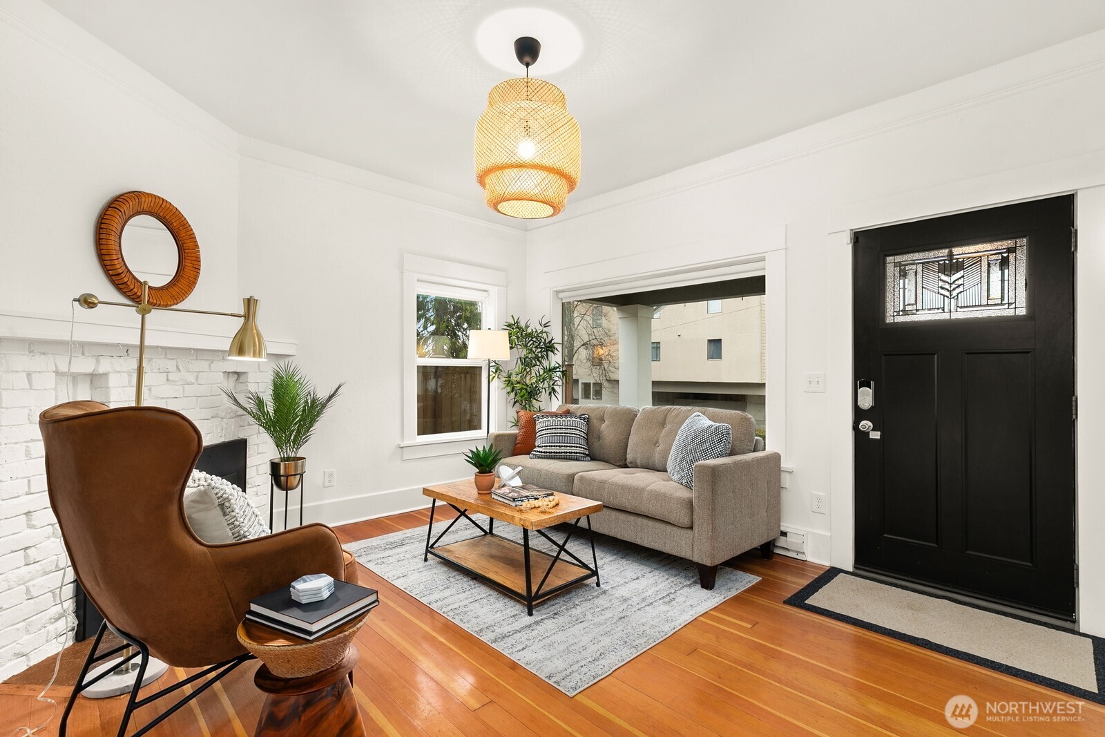 4207 Southwest Manning Street Seattle, WA 98116 - Photo 4 of 28