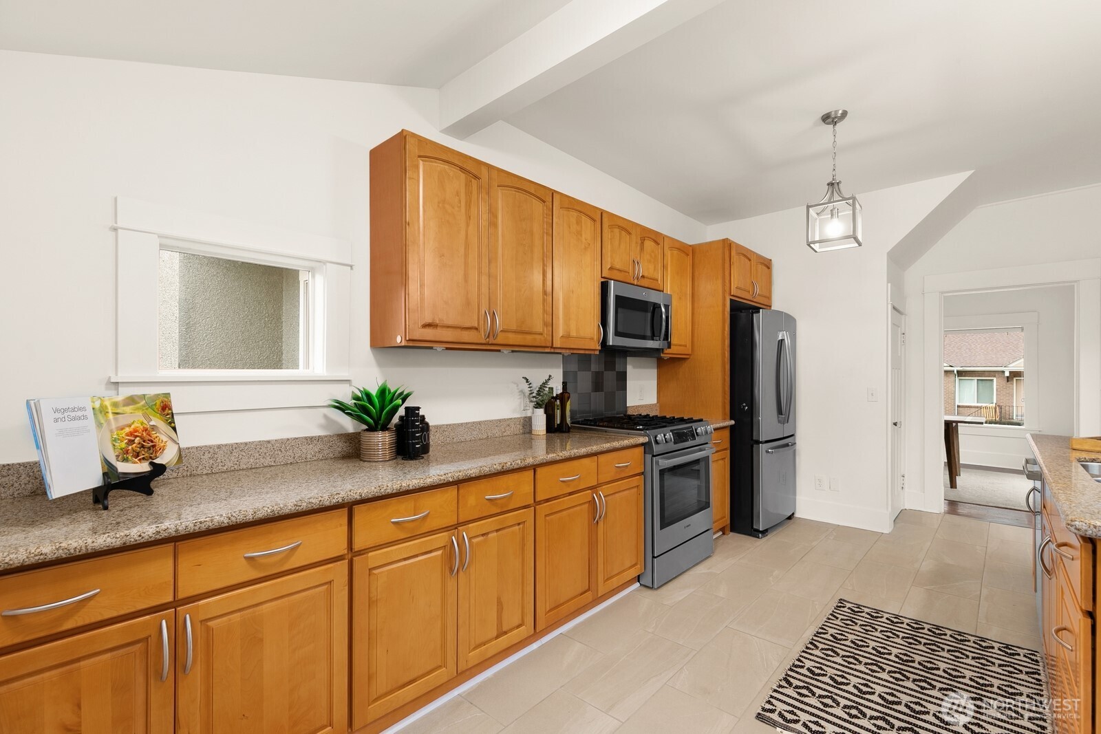 4207 Southwest Manning Street Seattle, WA 98116 - Photo 10 of 28