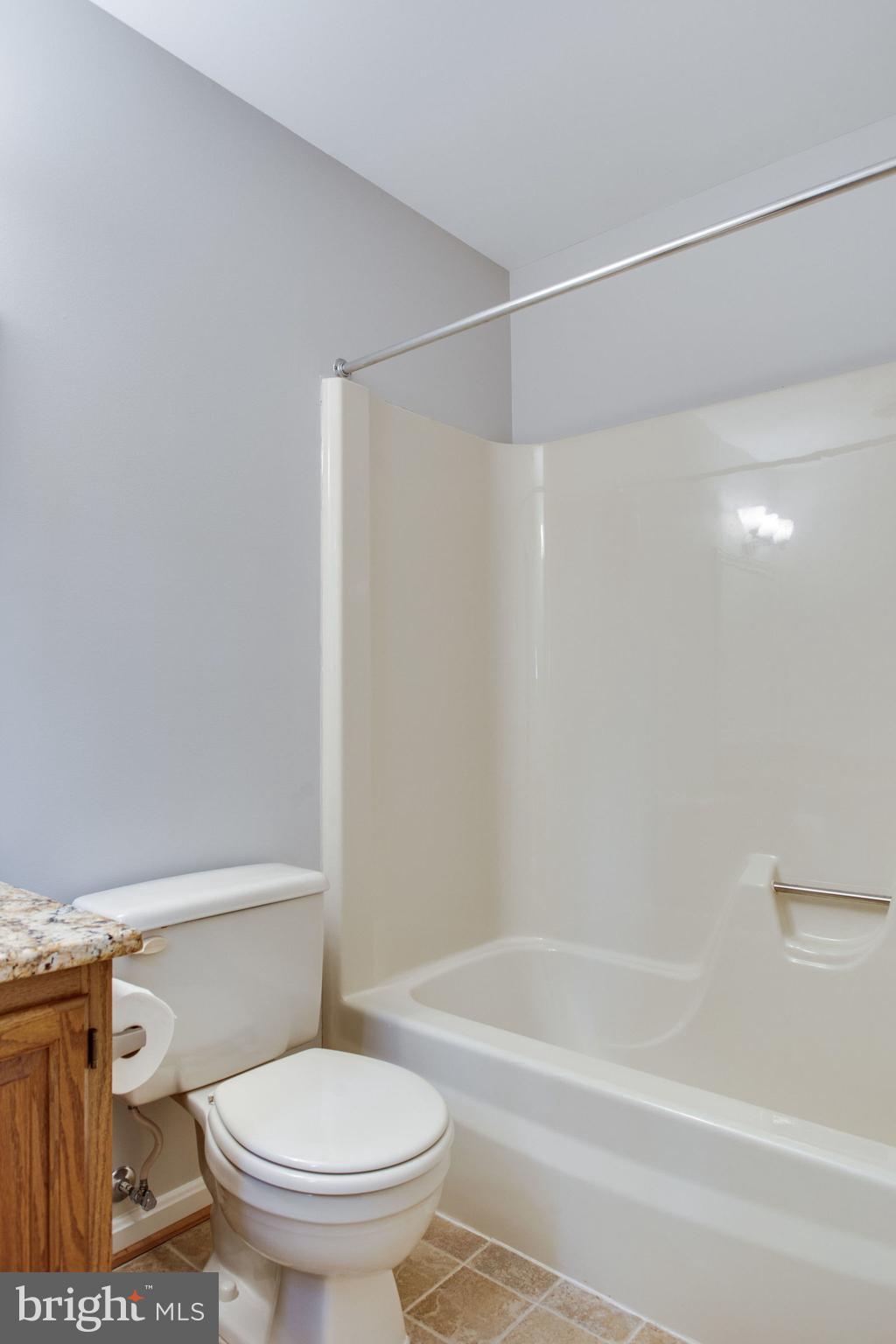 6948 Fox Chase Road New Market, MD 21774 - Photo 36 of 62 Full Hall Bath