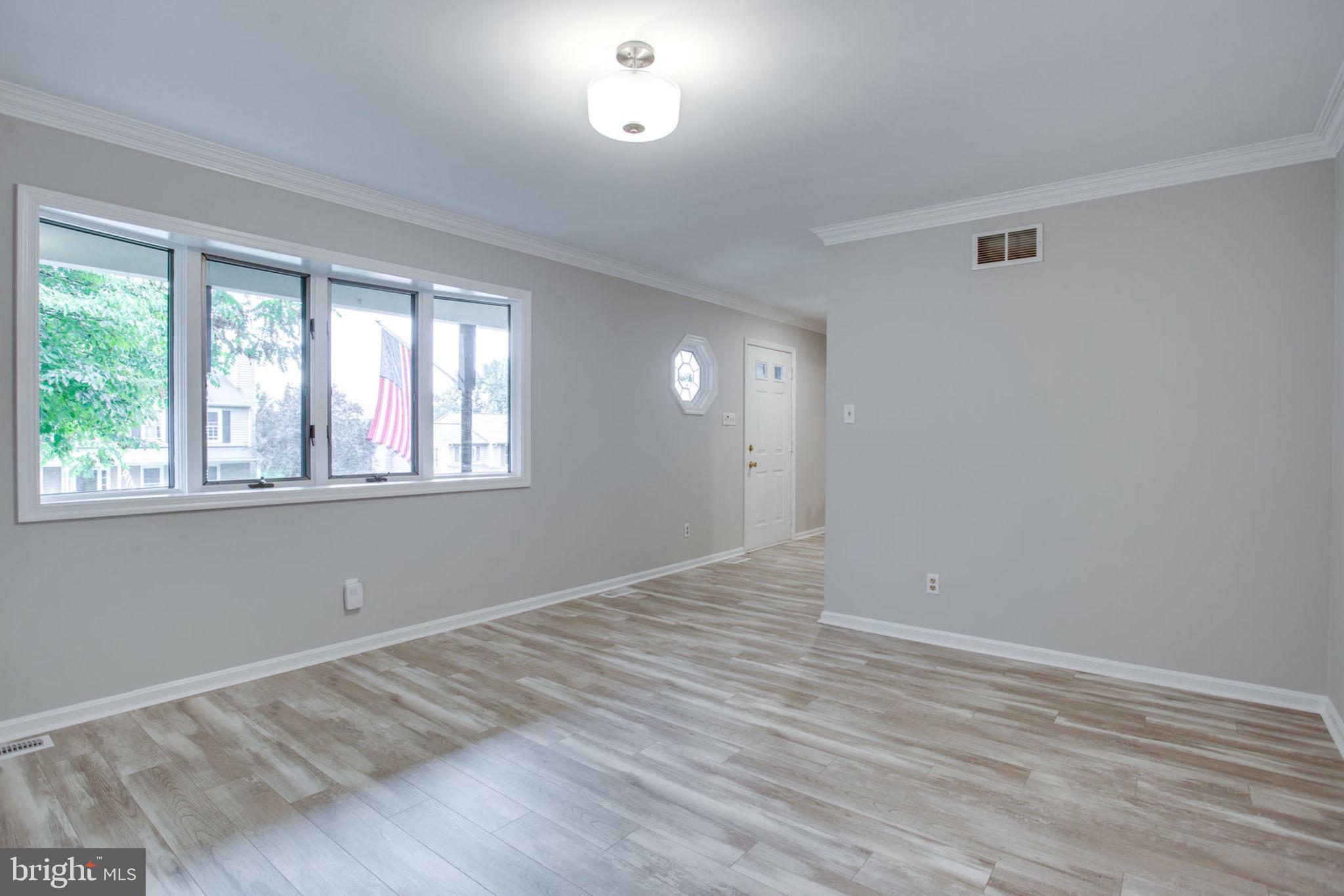 6948 Fox Chase Road New Market, MD 21774 - Photo 9 of 62 Living Room