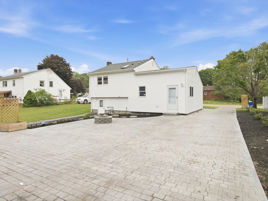 9 Weathervane Way Westerly, RI 02808 - Photo 6 of 25