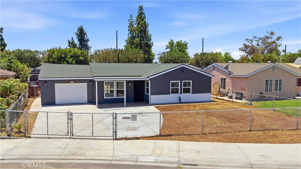 8774 Jo Jo Way Riverside, CA 92503 - Photo 3 of 57