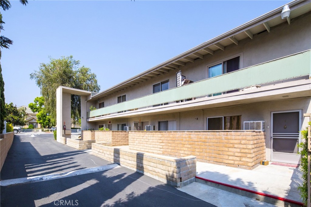 922 West Duarte Road, Unit 11 Arcadia, CA 91007 - Photo 4 of 17
