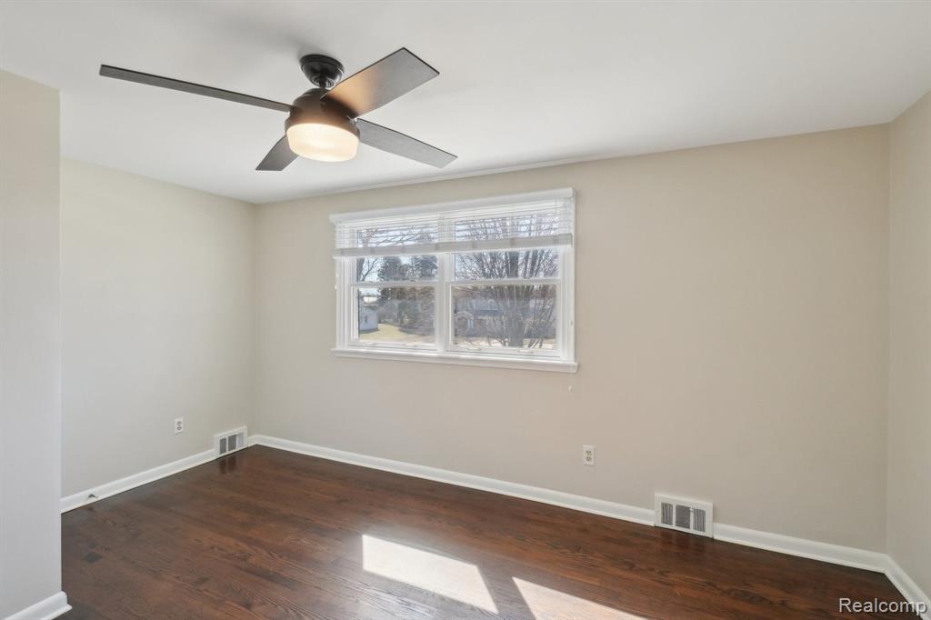 18122 Riverside Drive Beverly Hills, MI 48025 - Photo 18 of 41