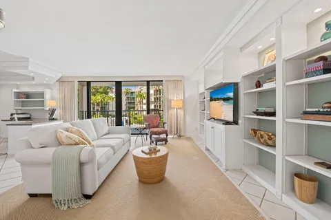 $349,000 | 1301 River Reach Drive, Unit 202, Fort Lauderdale, FL 33315