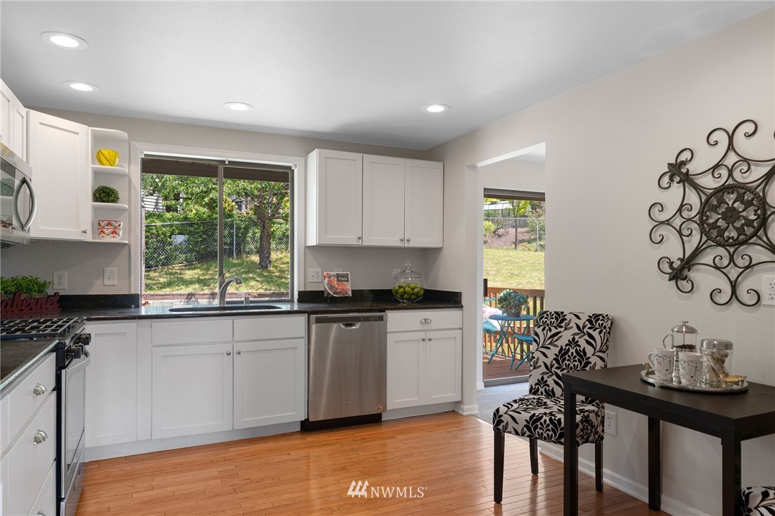 432 South 26th Street Renton, WA 98055 - Photo 11 of 30