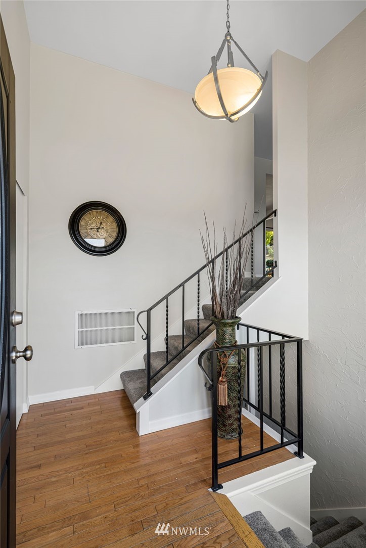 432 South 26th Street Renton, WA 98055 - Photo 4 of 30