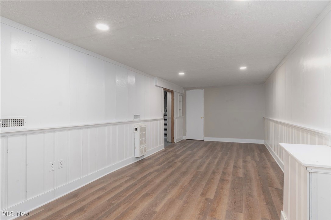 370 South Green Road Cleveland, OH 44121 - Photo 23 of 34