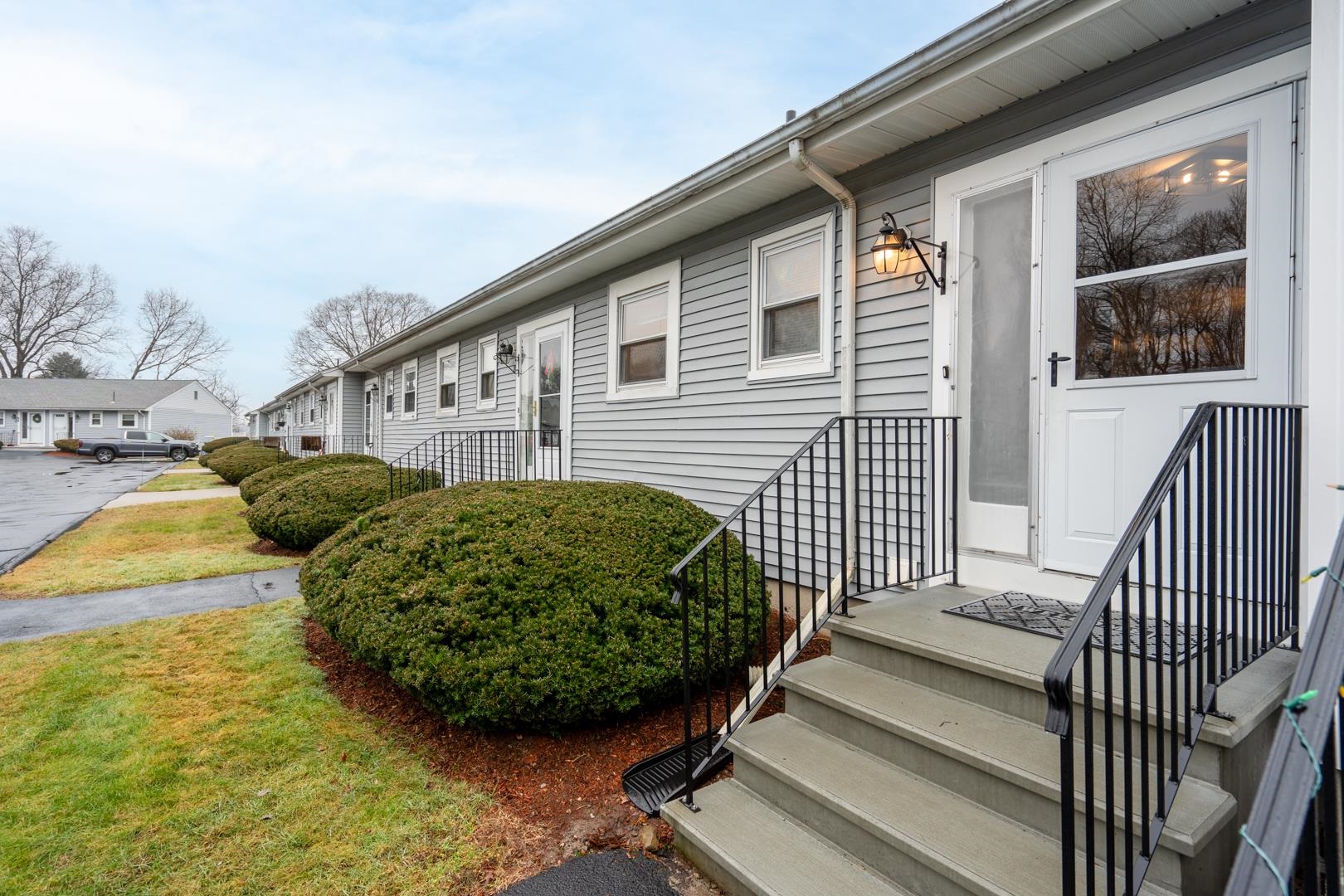 100 Pillsbury Road, Unit 9 Londonderry, NH 03053 - Photo 1 of 27