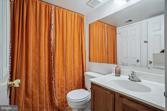 $1,900 | 7759 New Providence Drive, Unit 37, Falls Church, VA 22042