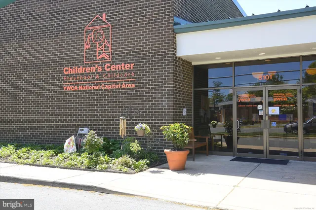 $1,900 | 7759 New Providence Drive, Unit 37, Falls Church, VA 22042