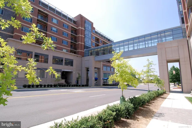 $1,900 | 7759 New Providence Drive, Unit 37, Falls Church, VA 22042