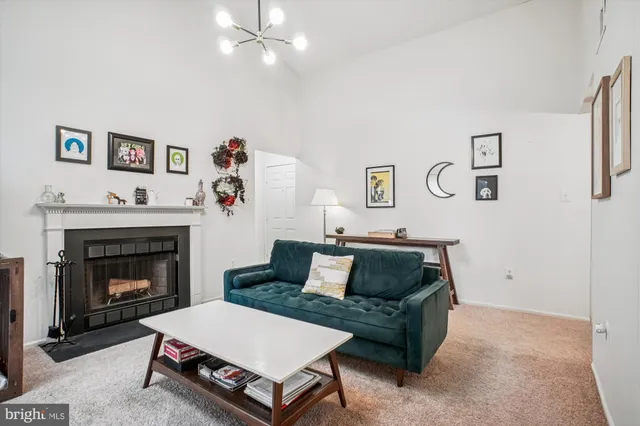 $1,900 | 7759 New Providence Drive, Unit 37, Falls Church, VA 22042