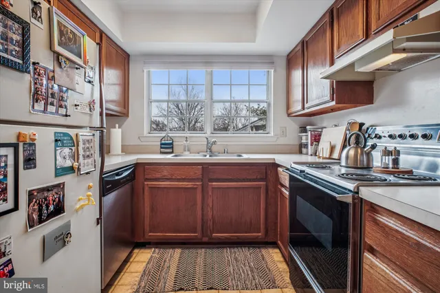 $1,900 | 7759 New Providence Drive, Unit 37, Falls Church, VA 22042