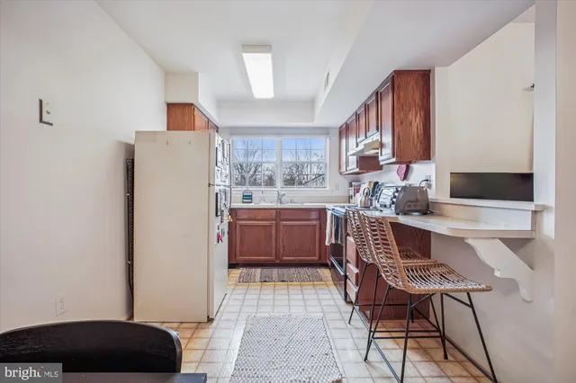 $1,900 | 7759 New Providence Drive, Unit 37, Falls Church, VA 22042