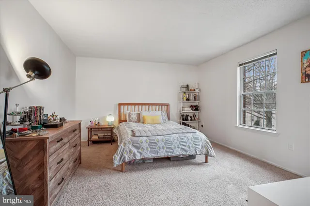 $1,900 | 7759 New Providence Drive, Unit 37, Falls Church, VA 22042