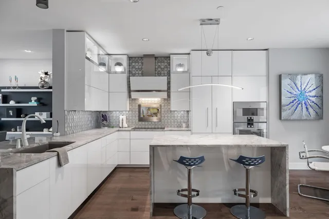 $1,500,000 | 353 East Liberty Drive, Wheaton, IL 60187