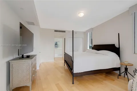 $5,900 | 901 Brickell Key Boulevard, Unit 609, Miami, FL 33131