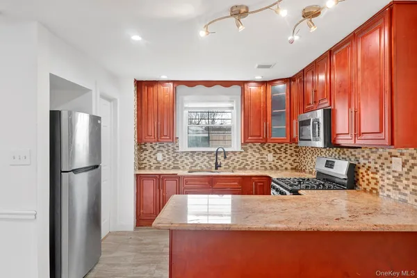 $849,000 | 164-18 109th Drive | Jamaica